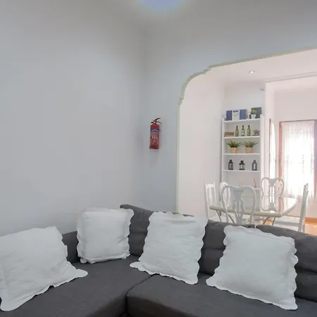 - Avda La Costa Apartament Gijón