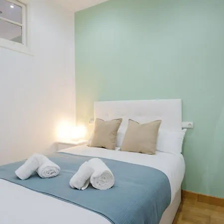 - Avda La Costa * Χιχόν