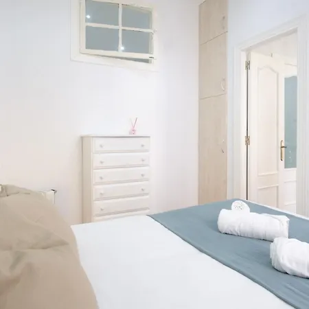 - Avda La Costa * Χιχόν