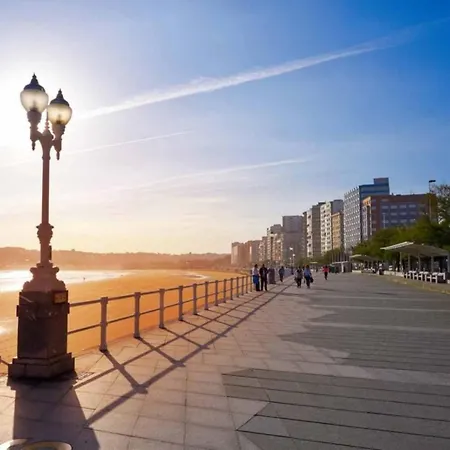 - Avda La Costa Gijón