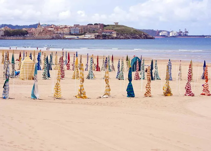 - Avda La Costa Apartamento Gijón