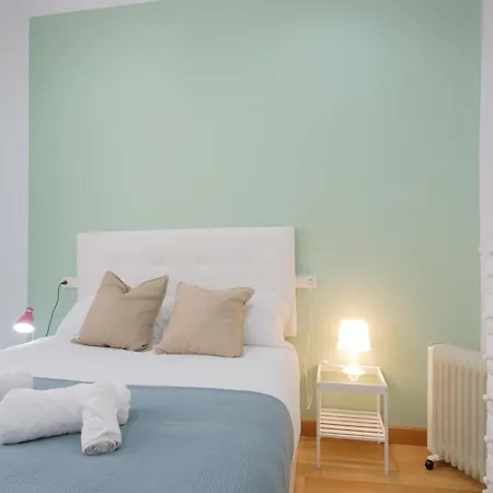 - Avda La Costa Apartmán *