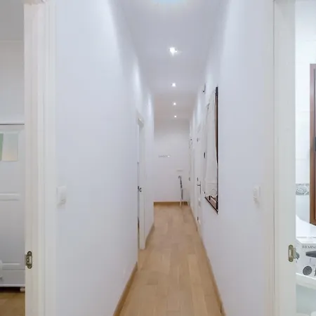 - Avda La Costa Apartmán